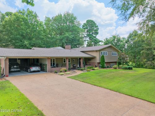 468 Colonial Dr, Lexington, TN, 38351-4140 | Card Image
