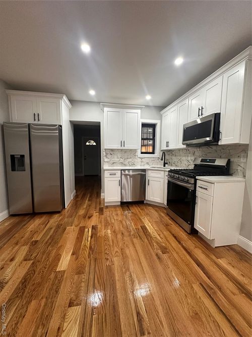 11467 145th St, Jamaica, NY, 11436-1140 | Card Image