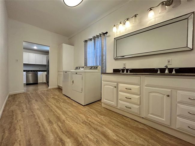 #1/2 Wash room | Image 13