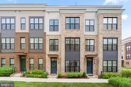 7361 Blade Dr, FALLS CHURCH, VA, 22042-3229 | Card Image