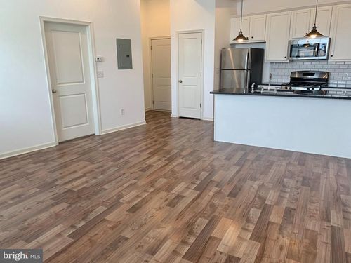 apt-303-333 Earp St, PHILADELPHIA, PA, 19147-5926 | Card Image