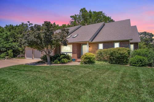 701 Wedgewood Dr, Newton, KS, 67114 | Card Image