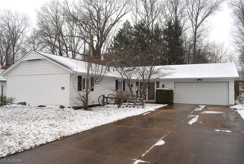 5743 Mills Creek Ln, North Ridgeville, OH, 44039-2535 | Card Image