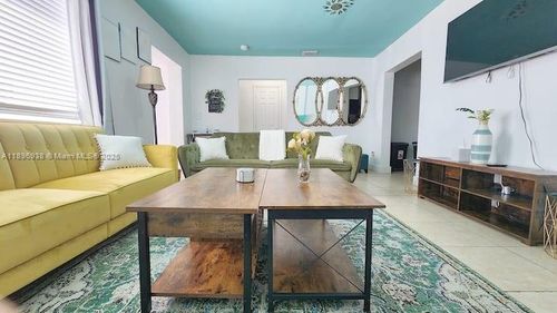 front-8028 Nw 5th Ct, Miami, FL, 33150-2845 | Card Image