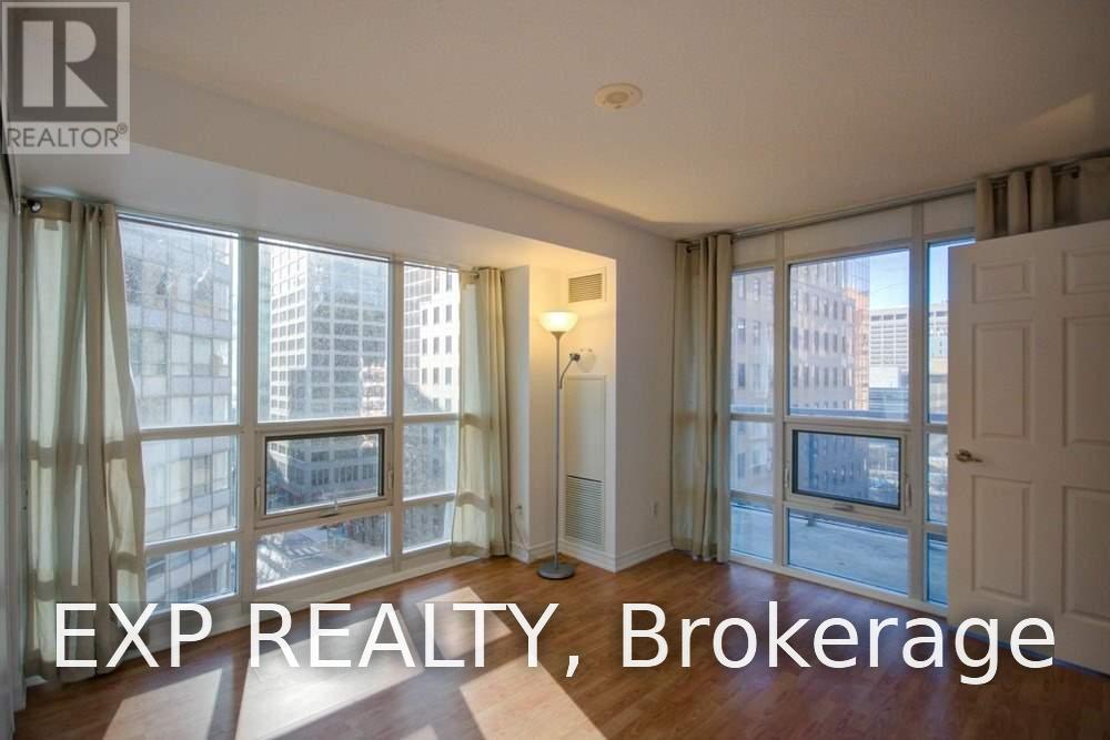 Residential Lease in Toronto (Bay Street Corridor)