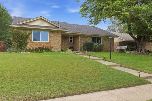 9115 Westglen Dr, Dallas, TX, 75228-4126 | Card Image