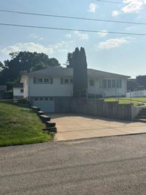 310 Lamberton St, Franklin, PA, 16323-2940 | Card Image