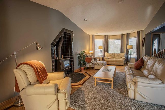 10701 104 Street, House other with 4 bedrooms, 3 bathrooms and 4 parking in High Level AB | Image 4