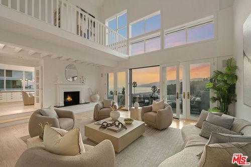 143 Ocean Avenue Ext, Santa Monica, CA, 90402-1211 | Card Image