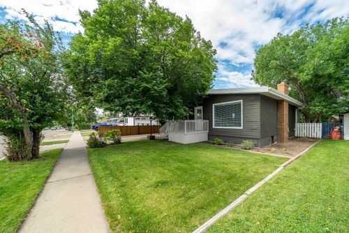 324 6 Street Se, Redcliff, AB, T0J2P0 | Card Image