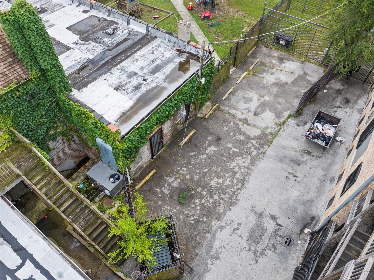 Commercial Sale in Chicago 4