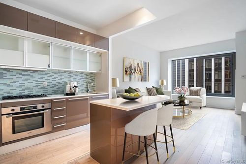 24d-75 Wall St, New York, NY, 10005-2833 | Card Image