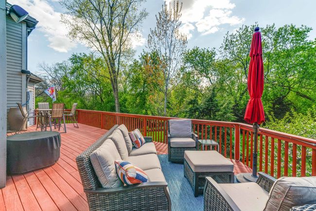 17 Arrowwood Dr, House other with 5 bedrooms, 5 bathrooms and 3 parking in Hawthorn Woods IL | Image 37