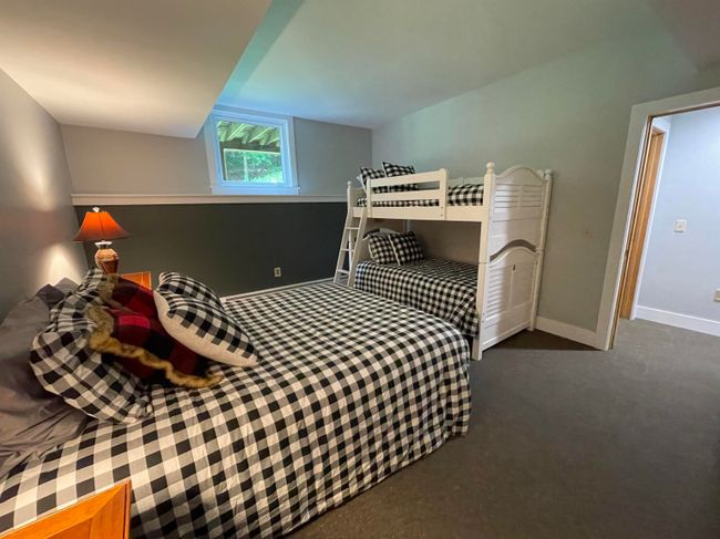 303 Westview Est, House other with 5 bedrooms, 3 bathrooms and null parking in Manchestr Ctr VT | Image 37