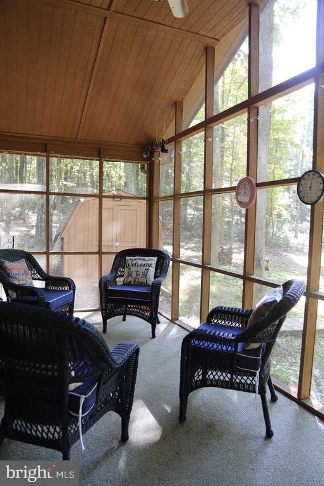 200 Rock Creek Trl, House other with 2 bedrooms, 1 bathrooms and null parking in RIO WV | Image 17