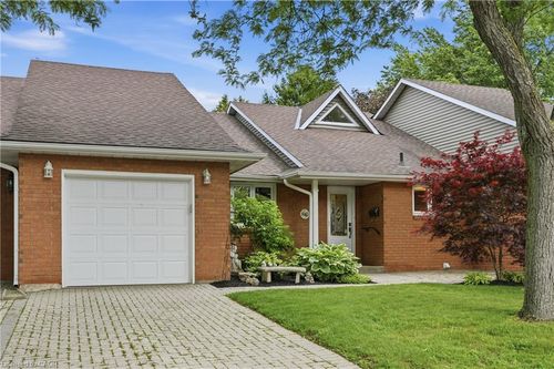 7-375 Book Rd, Grimsby, ON, L3M2M8 | Card Image