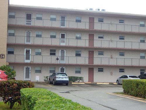 204-225 Bonnie Blvd, Palm Springs, FL, 33461-1370 | Card Image