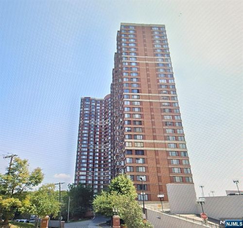 100 Old Palisade Rd, Fort Lee, NJ, 07024-7064 | Card Image