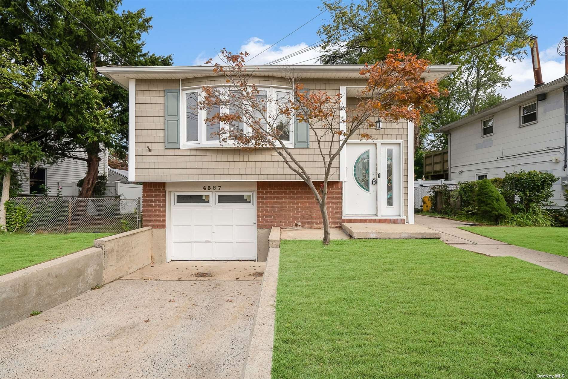 Merrick Rd, Massapequa, NY 11758
