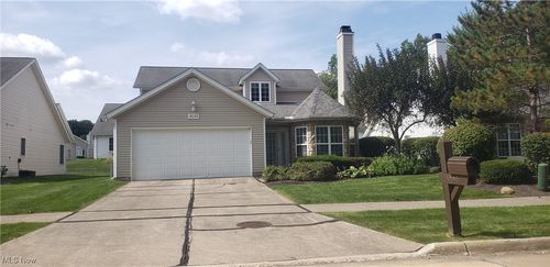 15032 Woodsong Dr, Middlefield, OH, 44062-9017 | Card Image