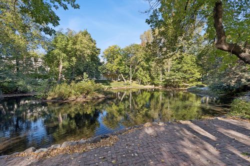 1312 Summit Oaks Dr, Burnsville, MN, 55337-4715 | Card Image