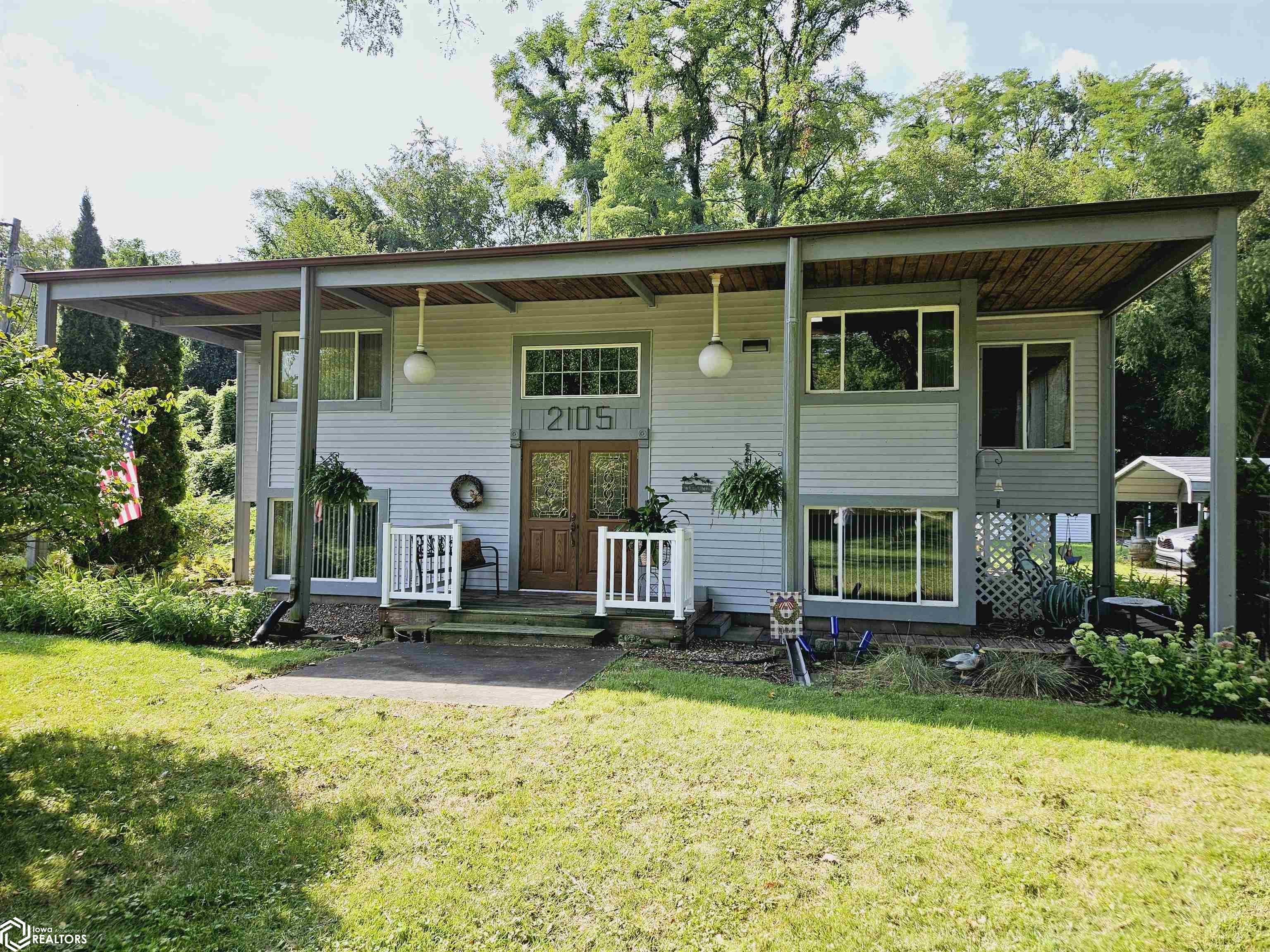 Division St, Burlington, IA 52601