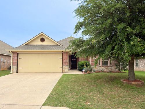109 Donna Cir, Granbury, TX, 76049-7493 | Card Image