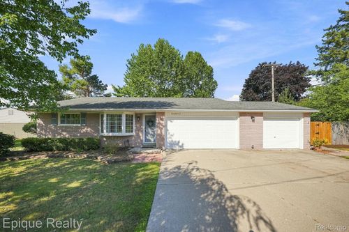 23571 E Le Bost Dr, Novi, MI, 48375-3525 | Card Image