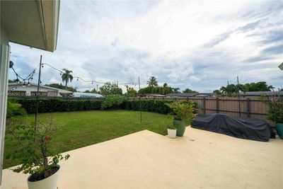 7930 Nw 12th St, House other with 2 bedrooms, 1 bathrooms and null parking in Pembroke Pines FL | Image 3