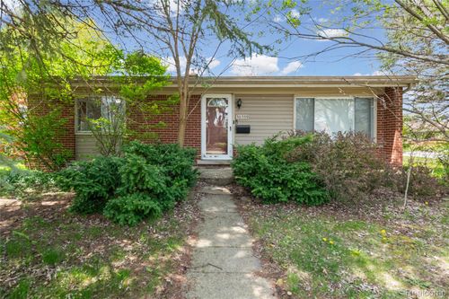 30539 Longfellow Avenue, Madison Heights, MI, 48071 | Card Image