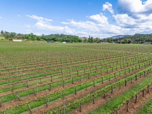 2871 Griffin Creek Rd, Medford, OR, 97501-9514 | Card Image