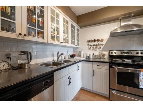 301-1389 Winter St, White Rock, BC, V4B3Y2 | Card Image