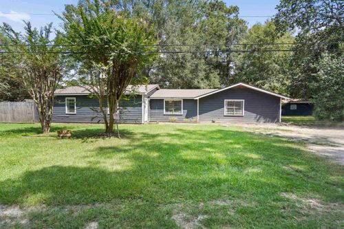 9136 Carter Cir, Denham Springs, LA, 70726-1324 | Card Image