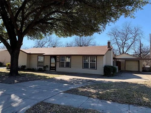 3509 Glenda St, Haltom City, TX, 76117-2912 | Card Image