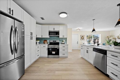 19052 Se Hillcrest Drive, Tequesta, FL, 33469 | Card Image