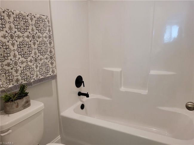 7405 Joseph Creek Ln, House other with 4 bedrooms, 3 bathrooms and null parking in Greensboro NC | Image 6