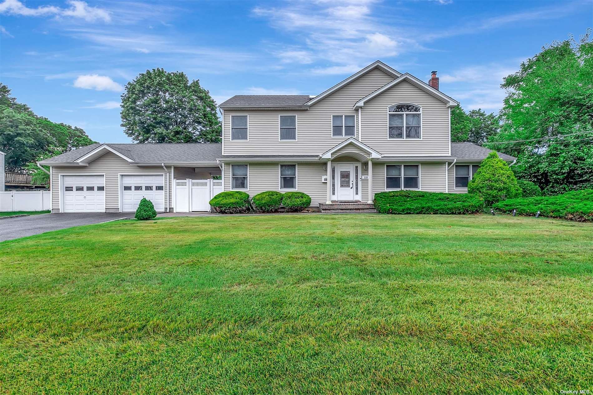 Marion St, Sayville, NY 11782