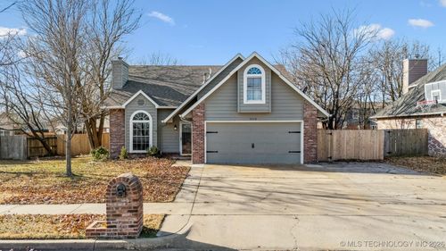 7710 N 132nd East Ave, Owasso, OK, 74055-7195 | Card Image