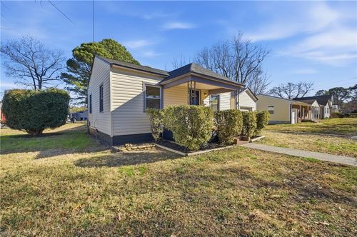 2 Sampson Pl, Portsmouth, VA, 23702-2224 | Card Image