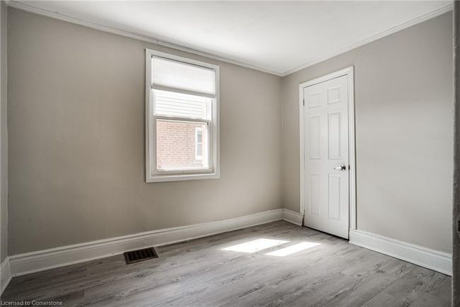 77 E 24 Th St, House other with 2 bedrooms, 1 bathrooms and 1 parking in Hamilton ON | Image 14
