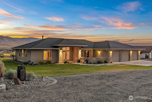 827 Desert Aire Dr Sw, Mattawa, WA, 99349-1906 | Card Image