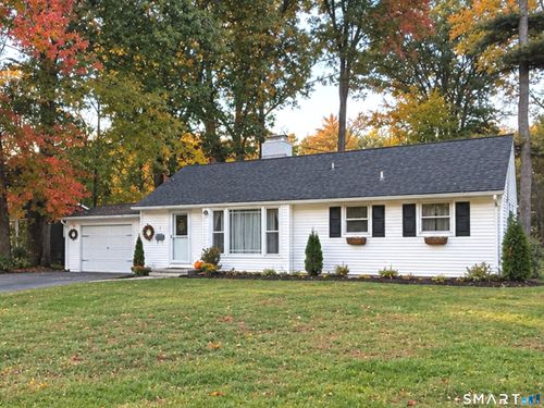 12 Walker Ln, Bloomfield, CT, 06002-2827 | Card Image