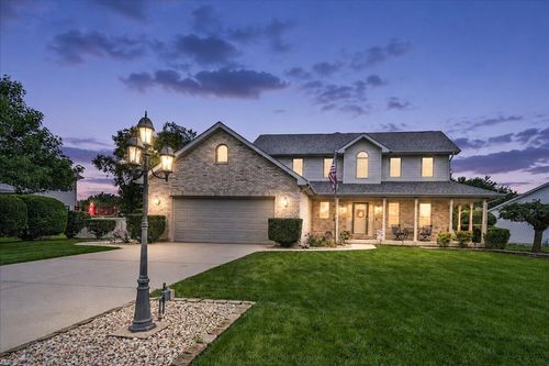 2252 Lennox Ln, Valparaiso, IN, 46385 | Card Image