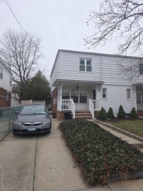 4826 Clearview Expy, Oakland Gardens, NY, 11364-1040 | Card Image