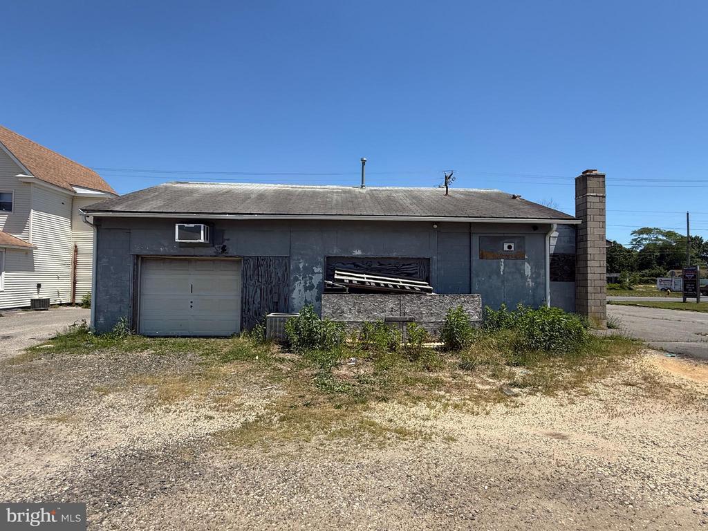 Commercial Sale in MANAHAWKIN 3