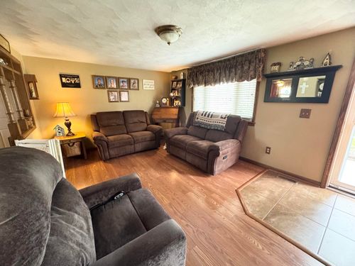 208 Lincoln Dr, Celina, OH, 45822-9787 | Card Image