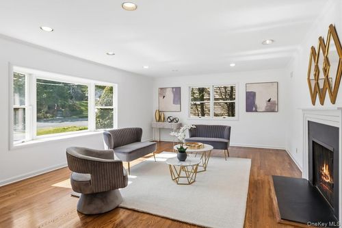 168 Waverly Rd, Scarsdale, NY, 10583-6749 | Card Image