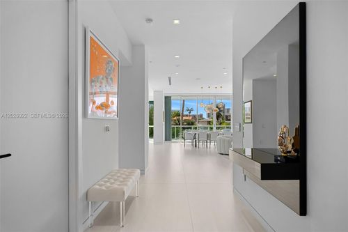 th8-16500 Collins Ave, Sunny Isles Beach, FL, 33160-4539 | Card Image