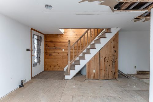 19 Purvis St, Kingston, NY, 12401-6727 | Card Image