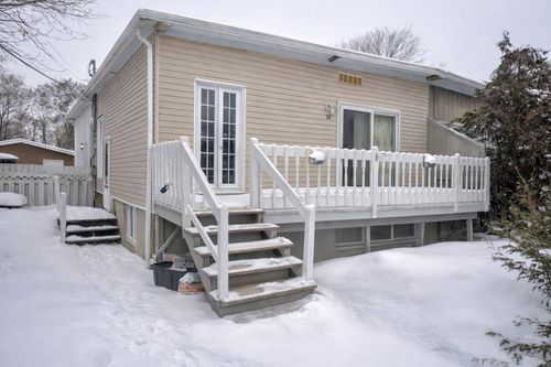 18 Rue Dubuc, Gatineau, QC, J8T4C2 | Card Image